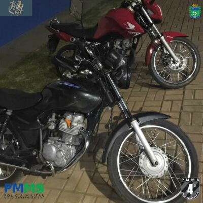 Imagem da notícia Racha em Chapadão do Sul: Quatro motociclistas aceleram contra PM, são perseguidos e encaminhados para Delegacia